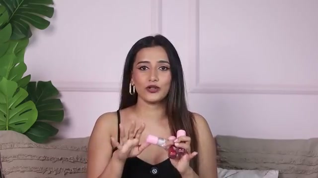 @aashiadani reviewing Gush Beauty Juicy Lip Oil at 01:57 in a YouTube Shorts video