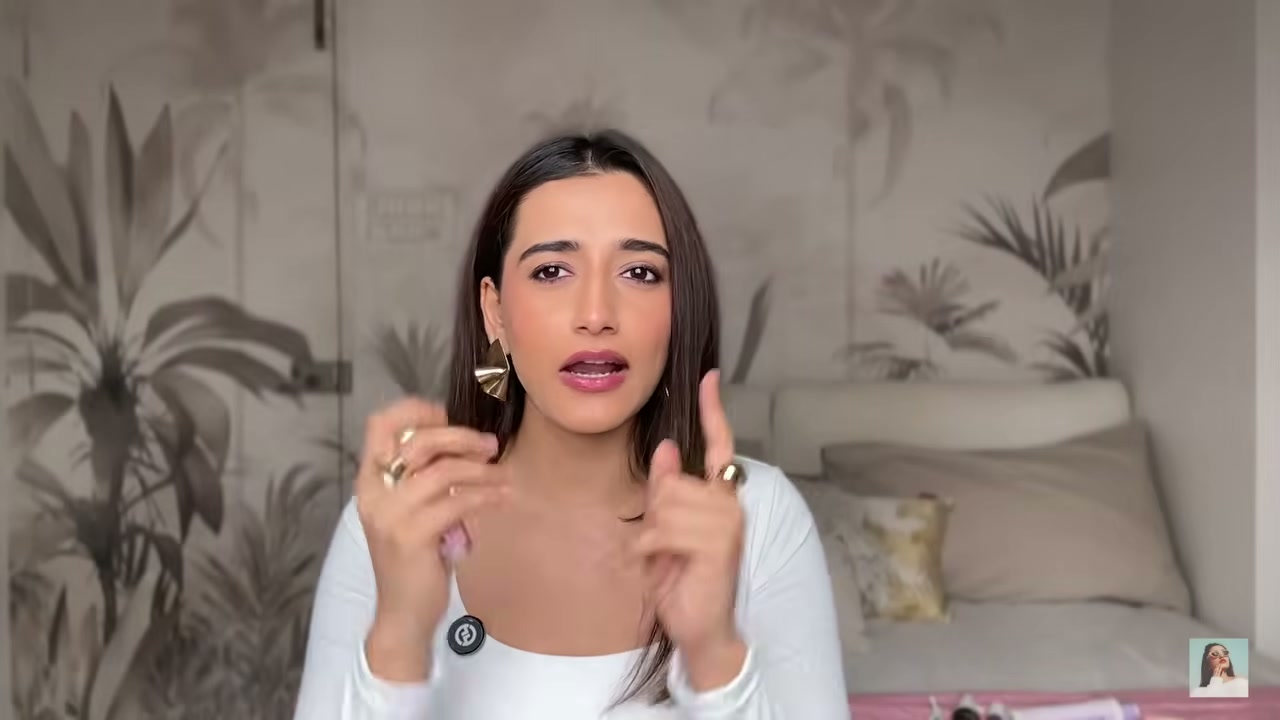 @aashiadani reviewing L'Oreal Paris Plump Ambition Lip Oil at 25:15 in a YouTube Shorts video