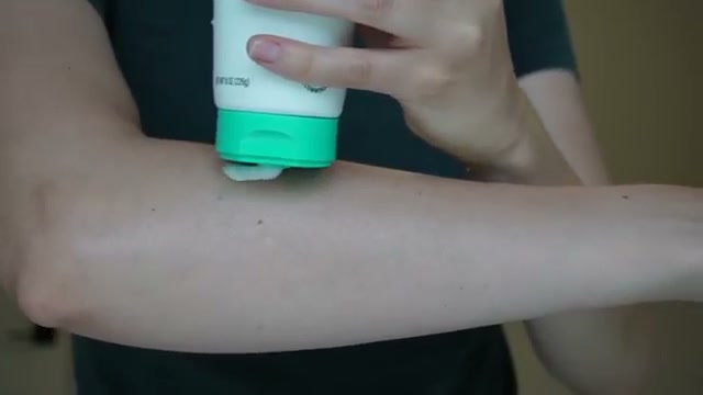 @abbeyyung reviewing Cetaphil Exfoliating Rough & Bumpy Cream at 12:24 in a YouTube Shorts video