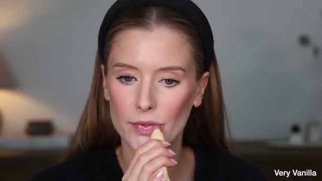 @abbeyyung reviewing DAISE Peptide Lip Butter Balm at 45:41 in a YouTube Shorts video