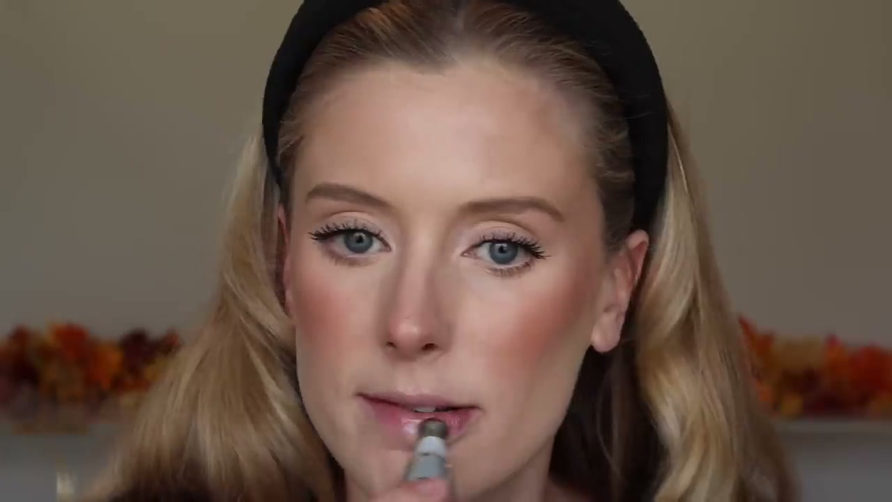 @abbeyyung reviewing EADEM Le Chouchou Exfoliating + Softening Peptide Lip Balm at 13:39 in a YouTube Shorts video