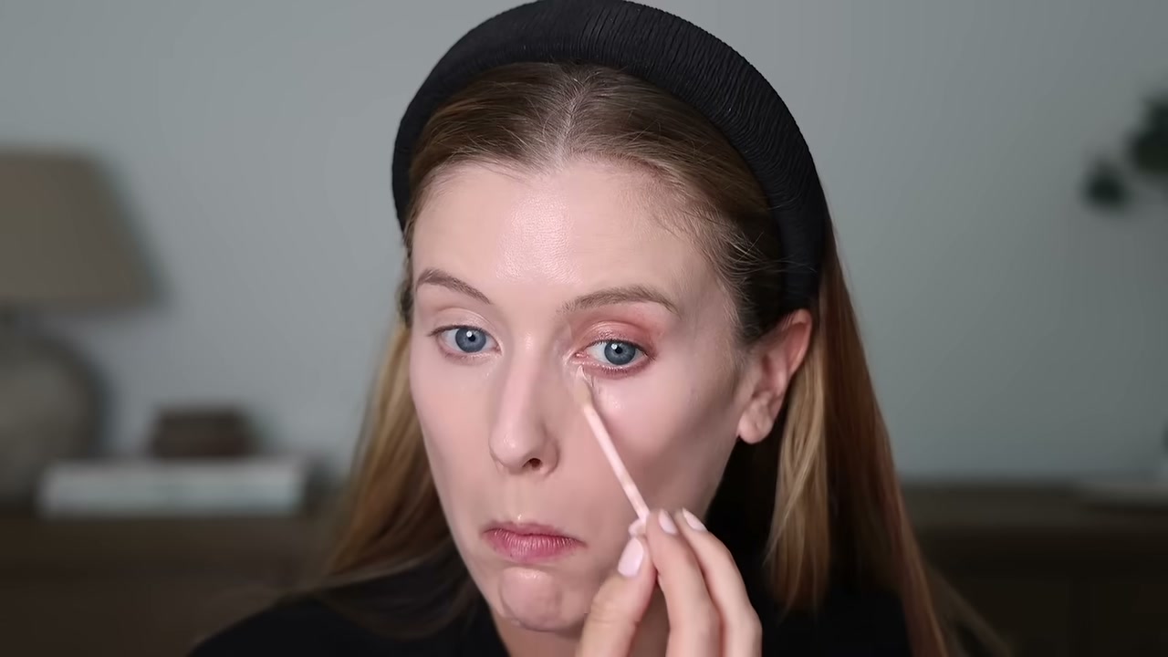 @abbeyyung reviewing Essence Silky Blur Hydrating Longwear Concealer at 18:14 in a YouTube Shorts video