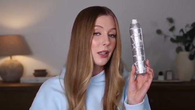 @abbeyyung reviewing Halo Vita Instantly Fresh Volumizing Dry Shampoo at 27:46 in a YouTube Shorts video