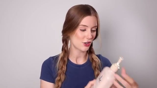 @abbeyyung reviewing Hempz Body Lotion at 05:40 in a YouTube Shorts video