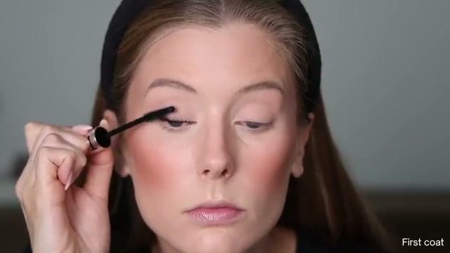 @abbeyyung reviewing Maybelline Lash Sensational Sky Tubes Tubing Mascara at 39:09 in a YouTube Shorts video