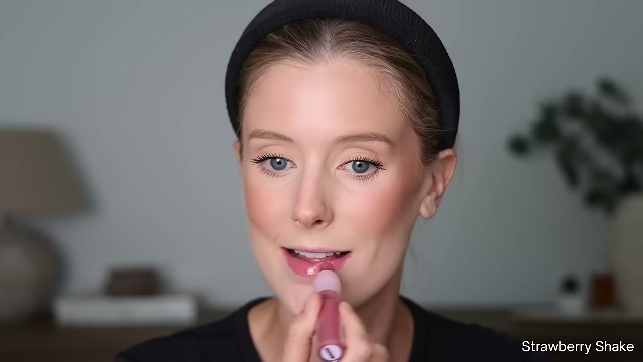 @abbeyyung reviewing Maybelline Lifter Gloss Oil-in-Gel Lip Gloss at 35:37 in a YouTube Shorts video