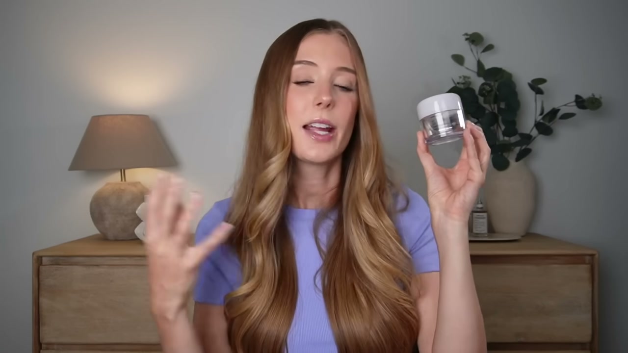 @abbeyyung reviewing numbuzin No.1 Pantothenic B5 Active Soothing Cream at 01:59 in a YouTube Shorts video