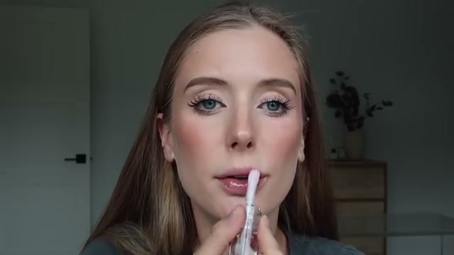 abbeyyung mentioning Physicians Formula Mineral Wear Diamond Lip Oil at 22:56 in their YouTube video