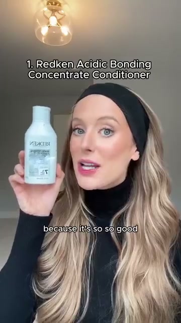 @abbeyyung reviewing Redken Acidic Bonding Concentrate Conditioner at 00:09 in a YouTube Shorts video