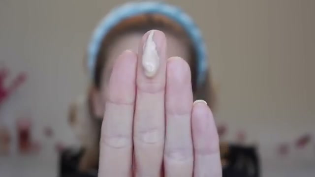 @abbeyyung reviewing Supergoop! Protec(tint) Daily Skin SPF 50 at 11:30 in a YouTube Shorts video