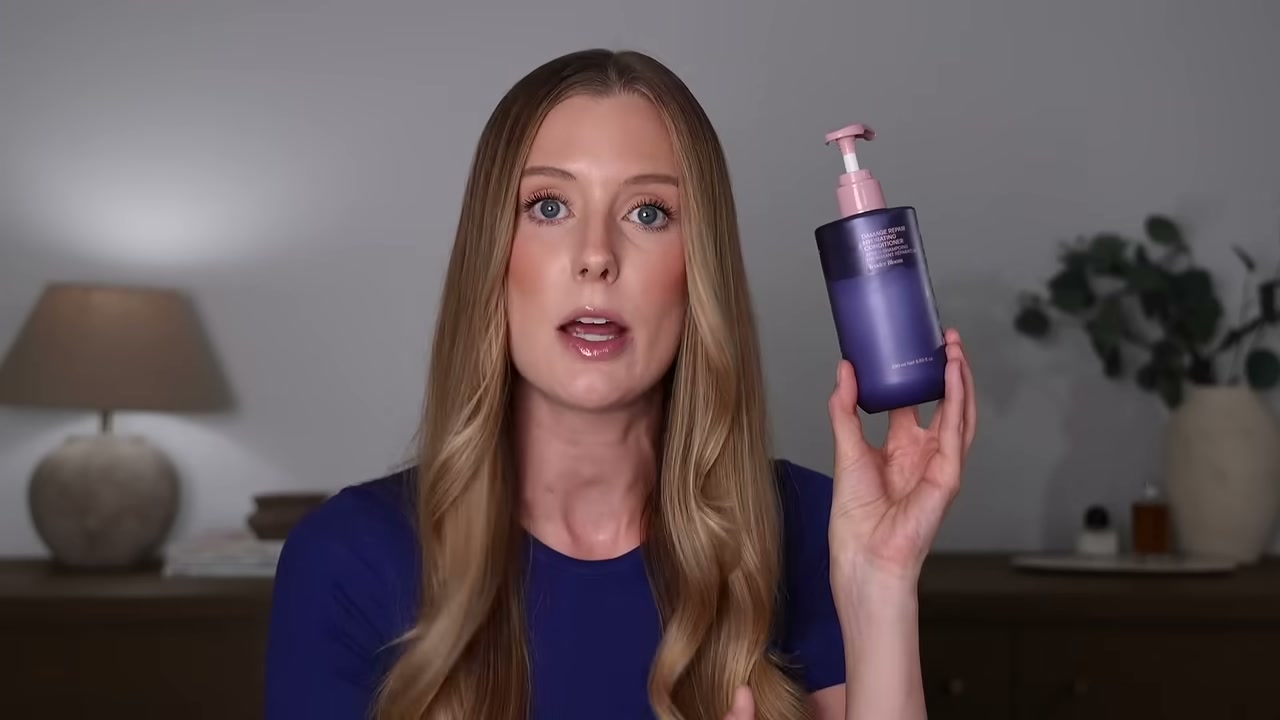 @abbeyyung reviewing UNOVE Deep Damage Repair Conditioner at 09:57 in a YouTube Shorts video