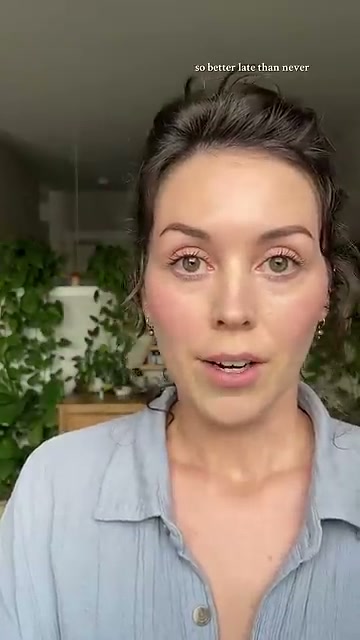 @abbymalyszka reviewing Clinique Almost Lipstick at 00:30 in a YouTube Shorts video