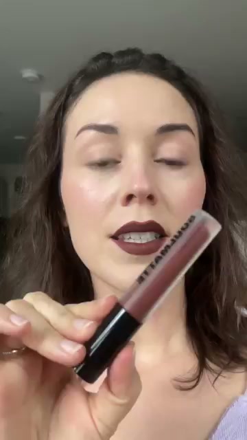@abbymalyszka reviewing Morphe Soulmatte Velvet Lip Mousse at 00:09 in a YouTube Shorts video