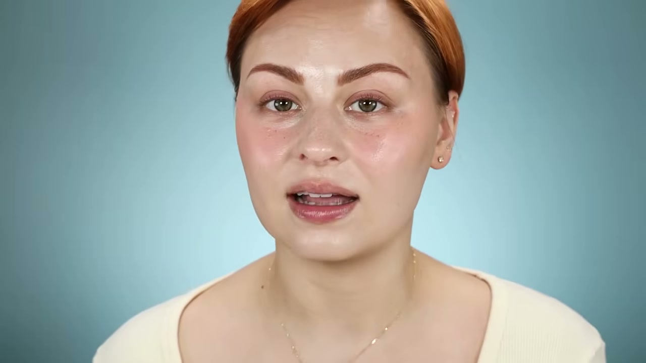 @alexandraanele reviewing L'Oreal Paris Infallible Blur Perfection Powder at 25:40 in a YouTube Shorts video