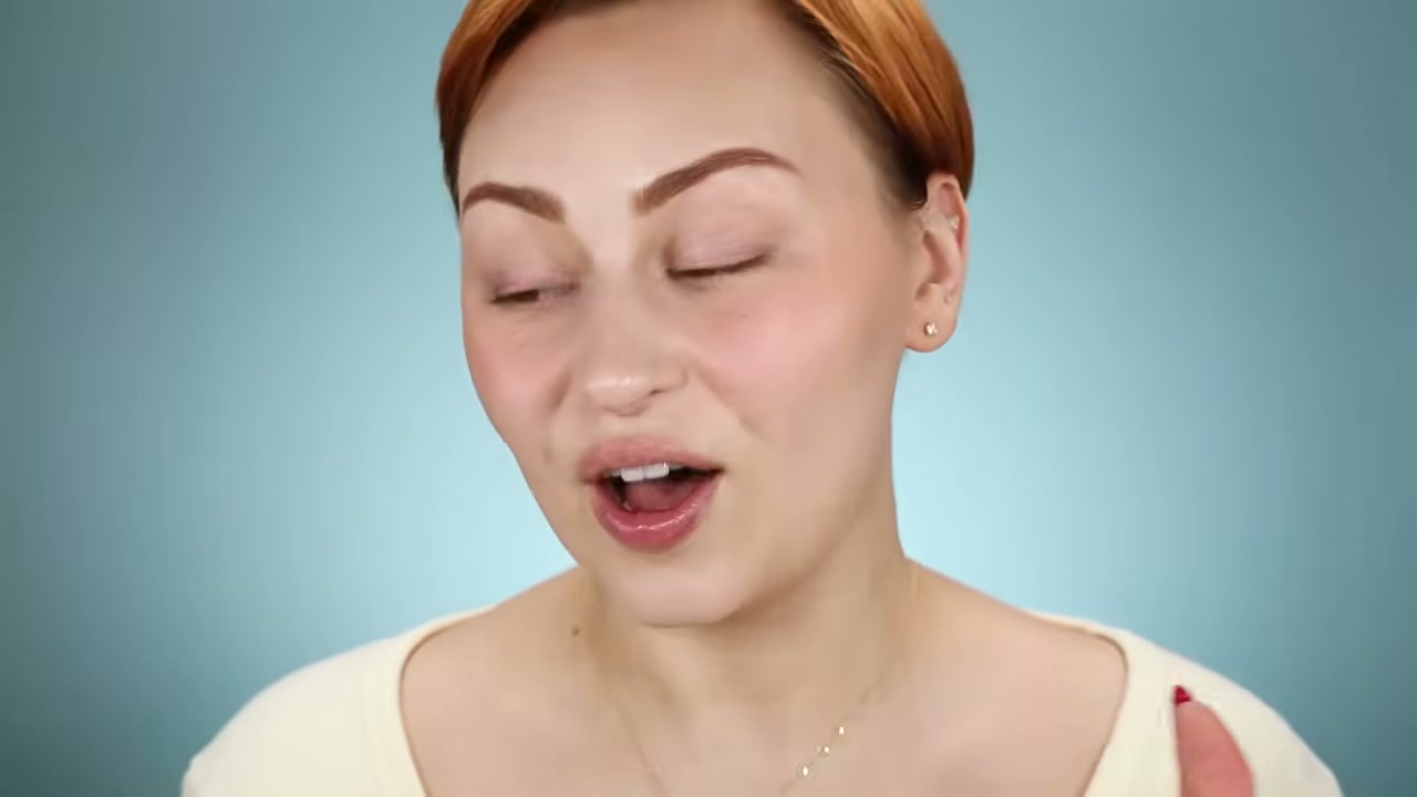 @alexandraanele reviewing Milani Make It Last Original at 34:29 in a YouTube Shorts video