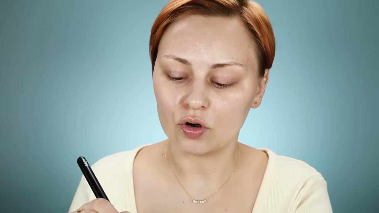 @alexandraanele reviewing Rephr 38 Brush at 05:30 in a YouTube Shorts video