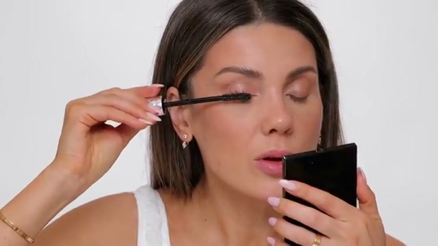 aliandreea mentioning DIOR Diorshow Waterproof Mascara at 13:29 in their YouTube video