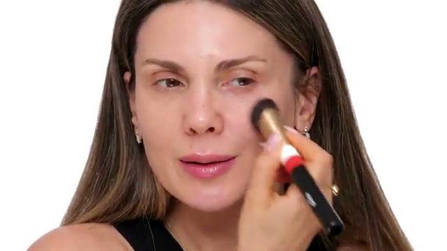 @aliandreea reviewing Hermès Le Perfecteur Brush at 04:44 in a YouTube Shorts video