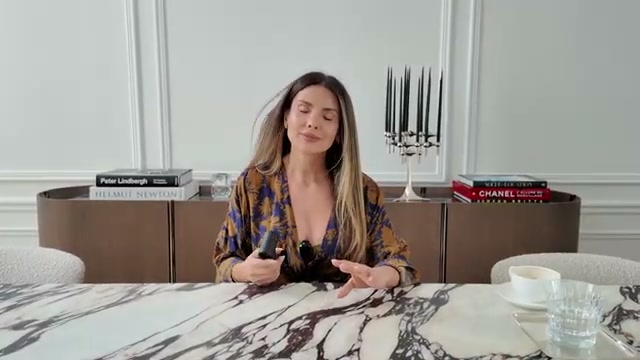 @aliandreea reviewing Jisulife Fan at 19:45 in a YouTube Shorts video