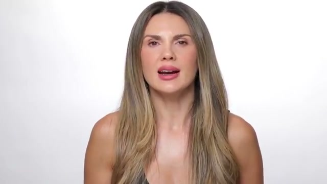 @aliandreea reviewing Lisa Eldridge Velvet Ribbon at 16:06 in a YouTube Shorts video