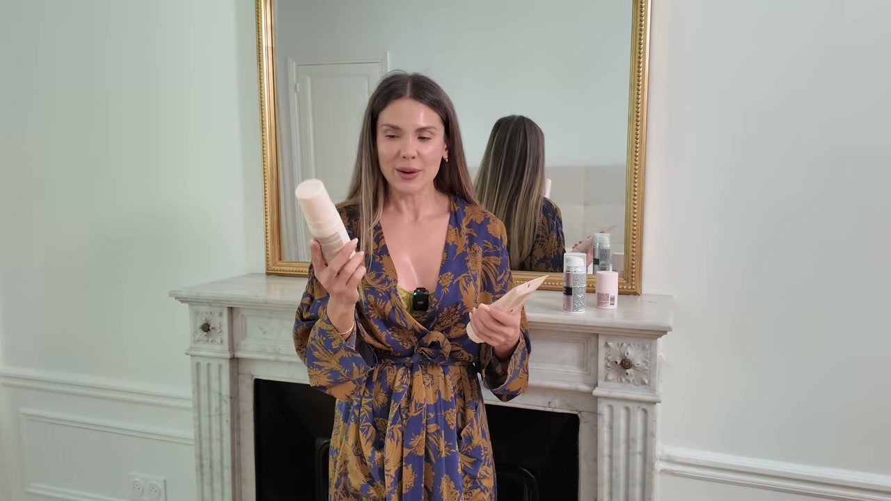 @aliandreea reviewing Loving Tan 8hr Bronzing Mousse at 23:39 in a YouTube Shorts video