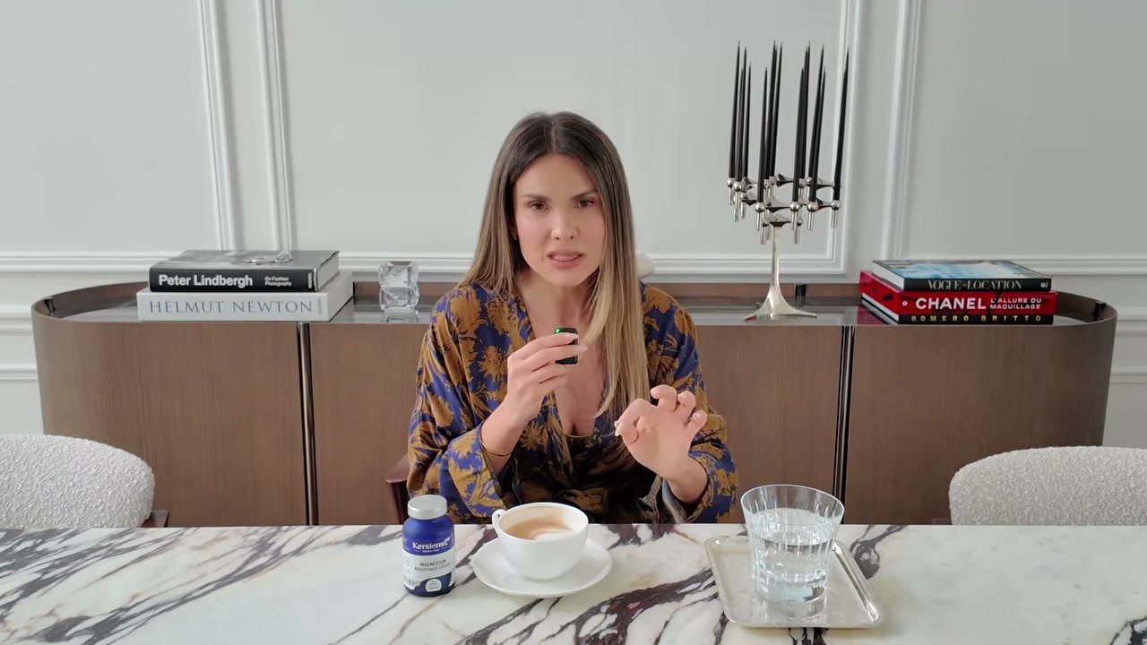 @aliandreea reviewing Novoma Bisglycinate Magnesium at 01:40 in a YouTube Shorts video