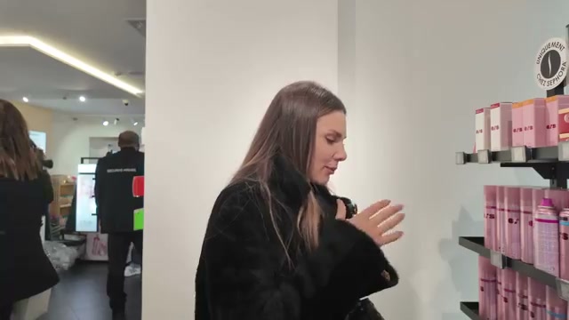 aliandreea mentioning One/Size Setting Spray at 26:48 in their YouTube video