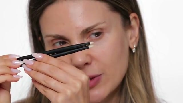 @aliandreea reviewing Rephr 03 Brush at 05:03 in a YouTube Shorts video