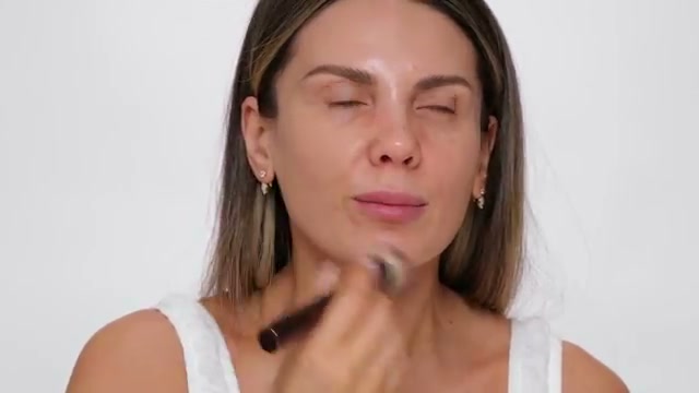aliandreea mentioning Victoria Beckham Beauty Foundation Drops at 05:42 in their YouTube video