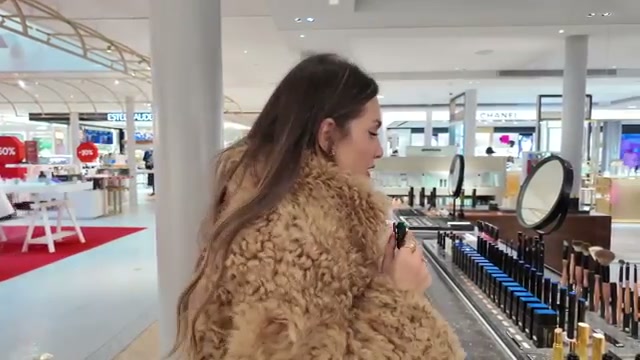aliandreea mentioning Victoria Beckham Beauty Satin Kajal Liner at 09:02 in their YouTube video