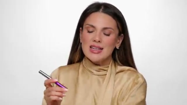 @aliandreea reviewing VIOLETTE_FR Lune Liner at 34:23 in a YouTube Shorts video