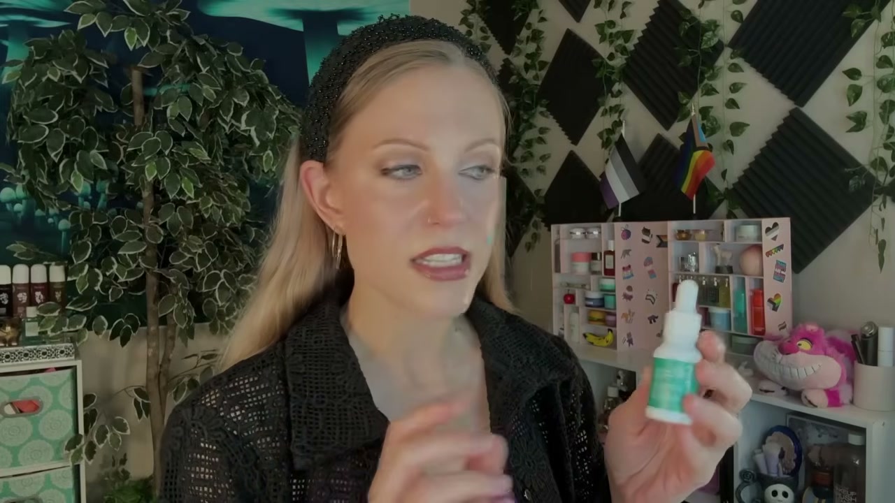 @aliceintherabbithole reviewing cocokind Chlorophyll Discoloration Serum at 05:34 in a YouTube Shorts video