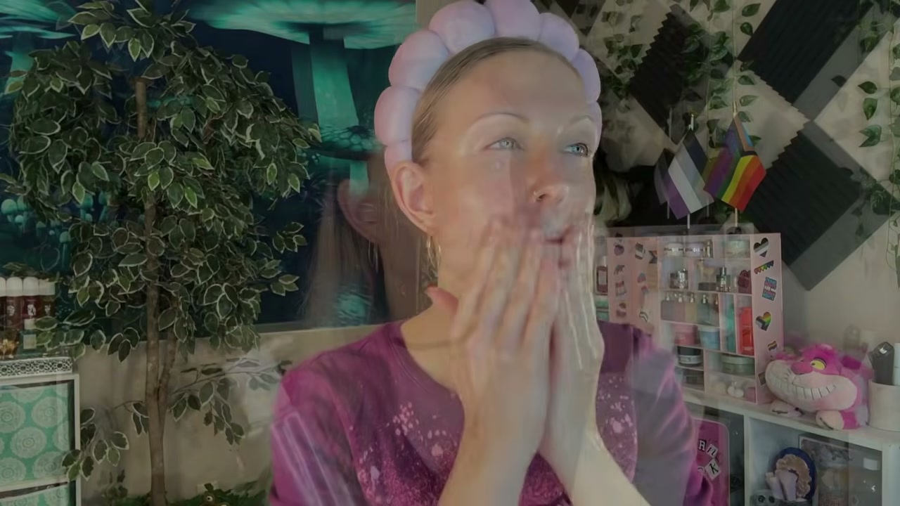 @aliceintherabbithole reviewing cocokind Milky Soft Face and Body Cleanser at 06:19 in a YouTube Shorts video