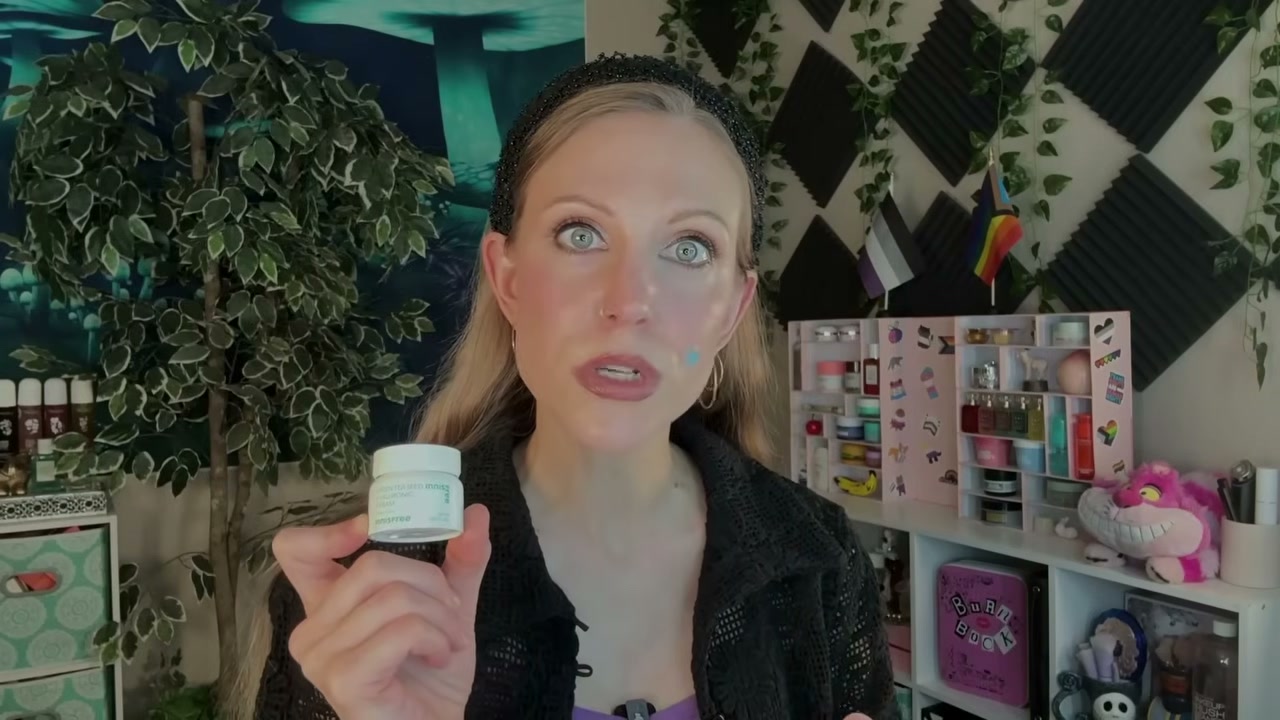 @aliceintherabbithole reviewing innisfree Green Tea Seed Hyaluronic Cream at 13:32 in a YouTube Shorts video