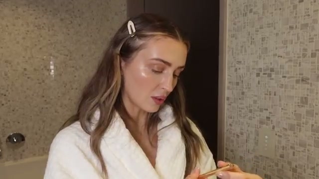 Signature Lip Sheer Lip Liner