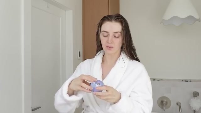 The Dewy Skin Cream