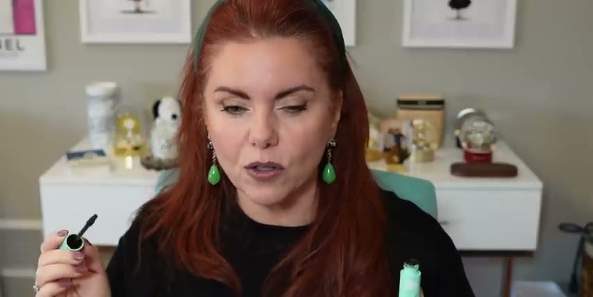 @allfeisty reviewing Sweed Beauty Cloud Mascara at 05:00 in a YouTube Shorts video
