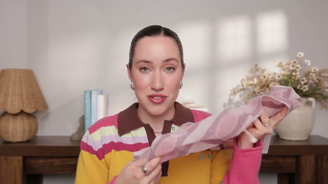 @allieglines reviewing HANNI Shower Scarf at 03:43 in a YouTube Shorts video