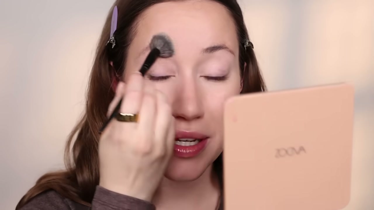 @allieglines reviewing MAKEUP BY MARIO Surrealskin Talc-Free Soft Blur Setting Powder at 09:24 in a YouTube Shorts video