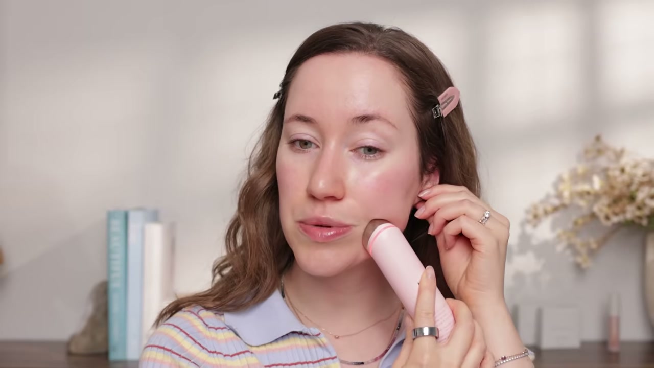 @allieglines reviewing Medicube Booster Beauty Massager at 06:28 in a YouTube Shorts video