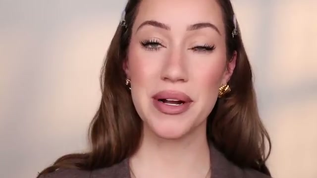 @allieglines reviewing Ravie Beauty Effortless Lips at 22:29 in a YouTube Shorts video