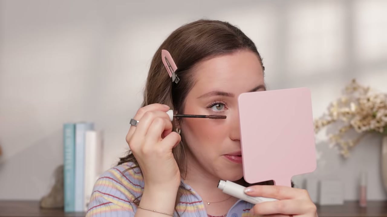 @allieglines reviewing Ravie Beauty Mascara at 17:21 in a YouTube Shorts video