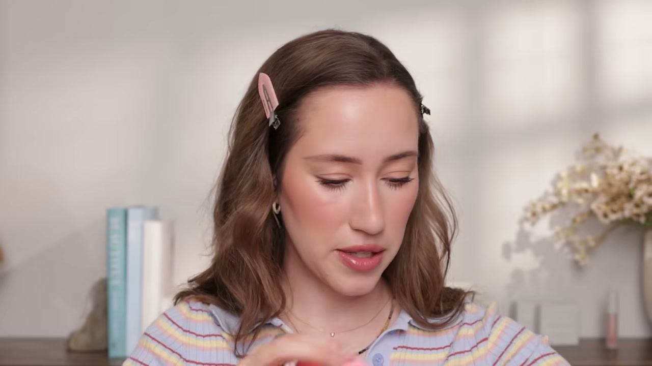@allieglines reviewing Saie Glowy Super Gel at 20:13 in a YouTube Shorts video