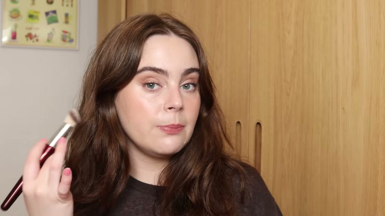 @amandaz reviewing BK Beauty 115 Brush at 33:37 in a YouTube Shorts video
