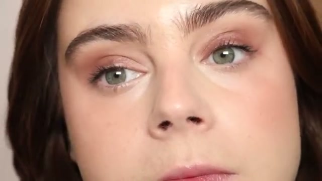 @amandaz reviewing Chantecaille Starfish at 14:16 in a YouTube Shorts video