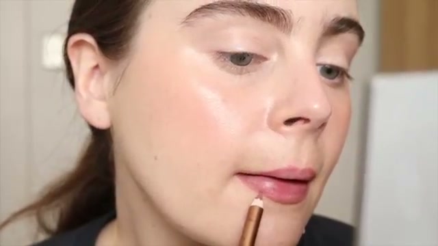 @amandaz reviewing Charlotte Tilbury Lip Cheats at 25:47 in a YouTube Shorts video