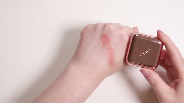 Essential Lipcheek Tap