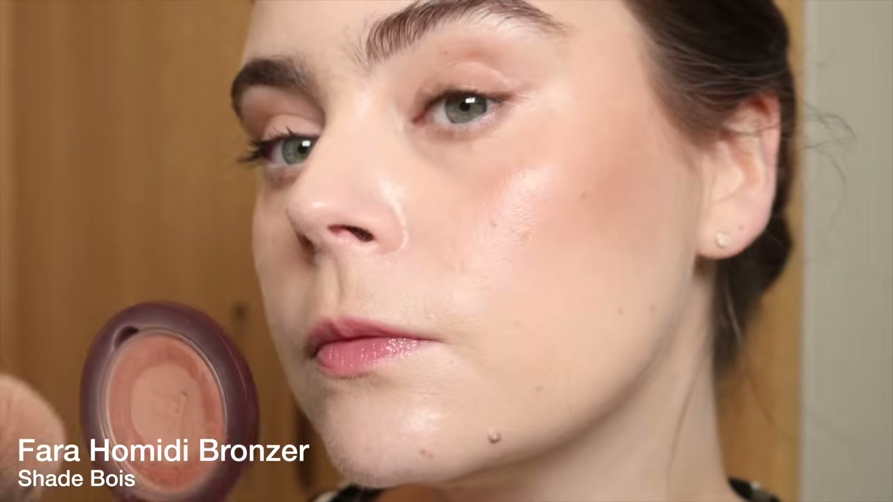 @amandaz reviewing Fara Homidi Essential Bronzer Compact at 29:38 in a YouTube Shorts video