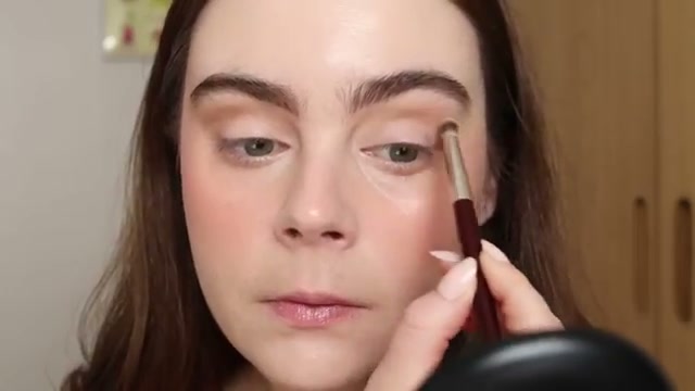 @amandaz reviewing Fara Homidi Eye Compact at 18:03 in a YouTube Shorts video