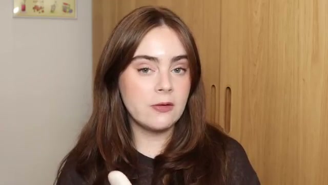 @amandaz reviewing Fenty Beauty Eaze Drop at 21:25 in a YouTube Shorts video